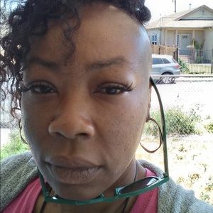 Meet your Posher, Dara